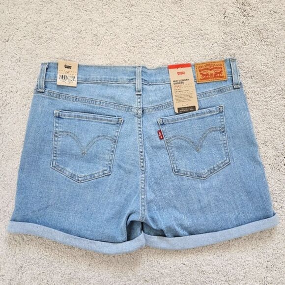 NWT Levi's | Mid-Length Shorts Hypersoft Light Wash Denim, Women's 31 - Picture 3 of 6